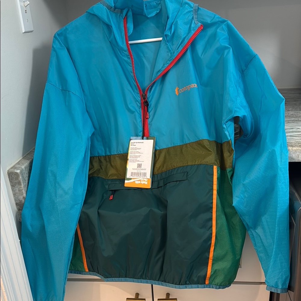 Cotopaxi Men’s Teal & Green Lightweight Packable Jacket